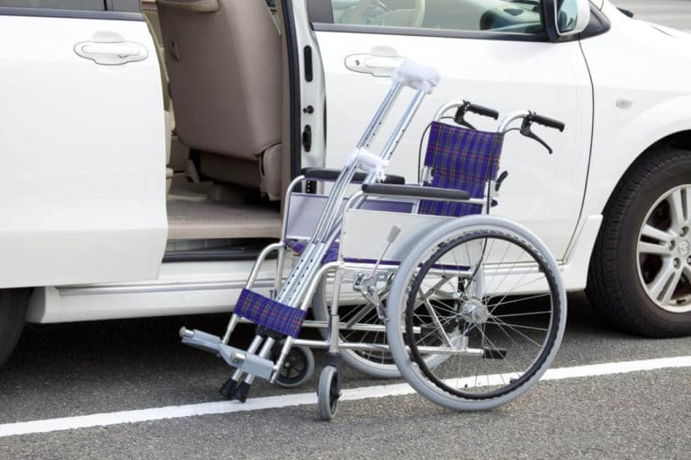 Транспортный налог для инвалидов — какие льготы предусмотрены?