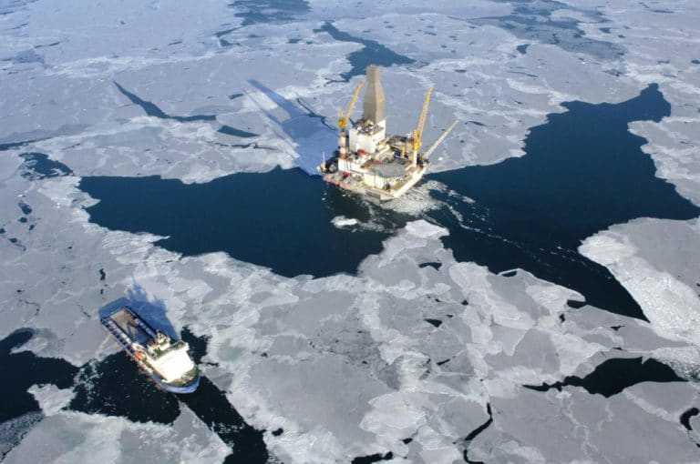 Налоговые льготы для освоения месторождений Арктики могут ударить по кошелькам россиян