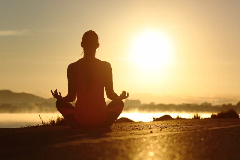 瞑想 – 自分との調和を見つける