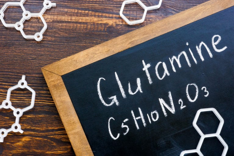 Glutamina jest jednym z 20 standardowych aminokwasów tworzących białko