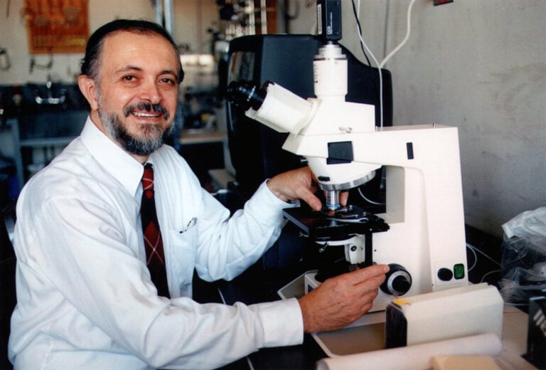 Mario Molina in his laboratory at Massachusetts Institute of Technology