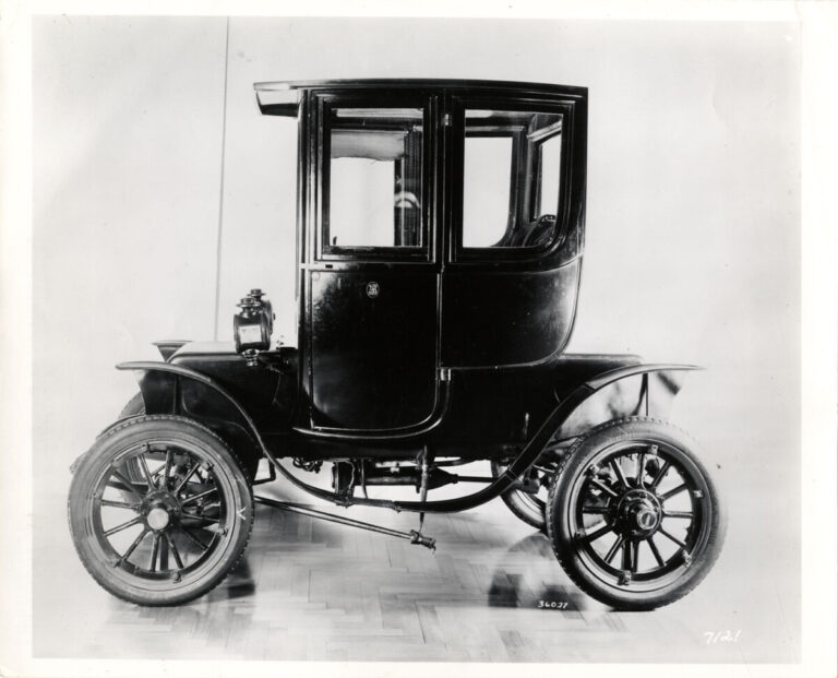 A 1910 Baker electric car